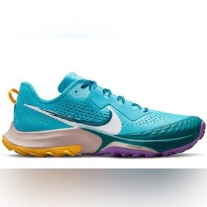 Brand new Nike terra Kiger trail, multicolor comes with box size 12 men’s